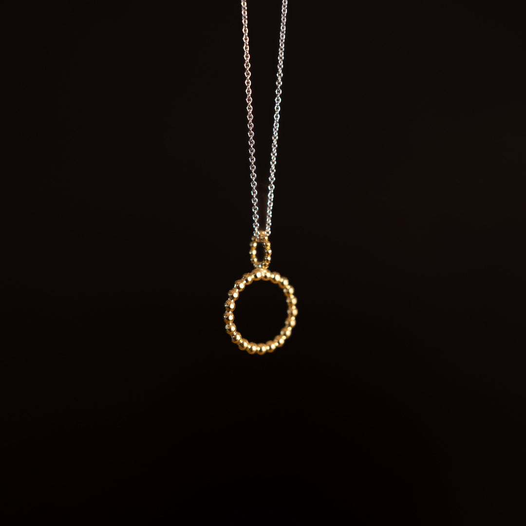 „Petite boule“ Anhänger mit Kette